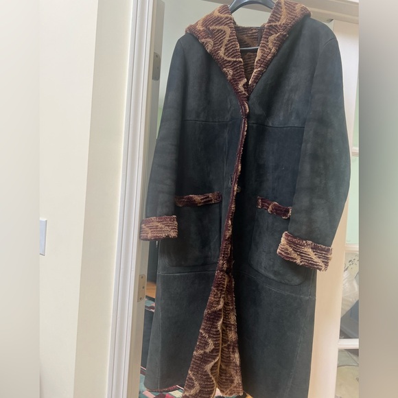 Women shearling mid cuff coat Size 40, fits 42 - Picture 2 of 3